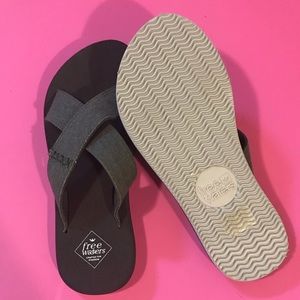 NWOT- Free Waters Supreem Sundance Slide Size 7